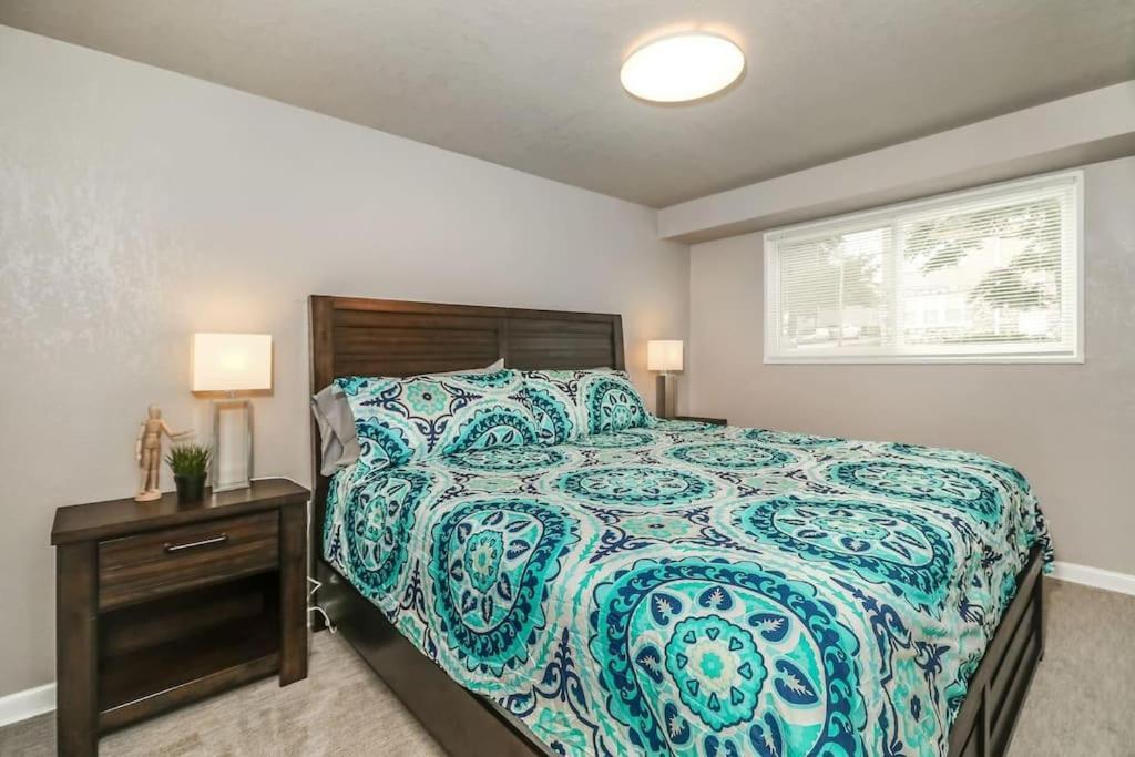 Villa HOLLY SECOND FLOOR 2 King Beds Kansas City Exterior foto